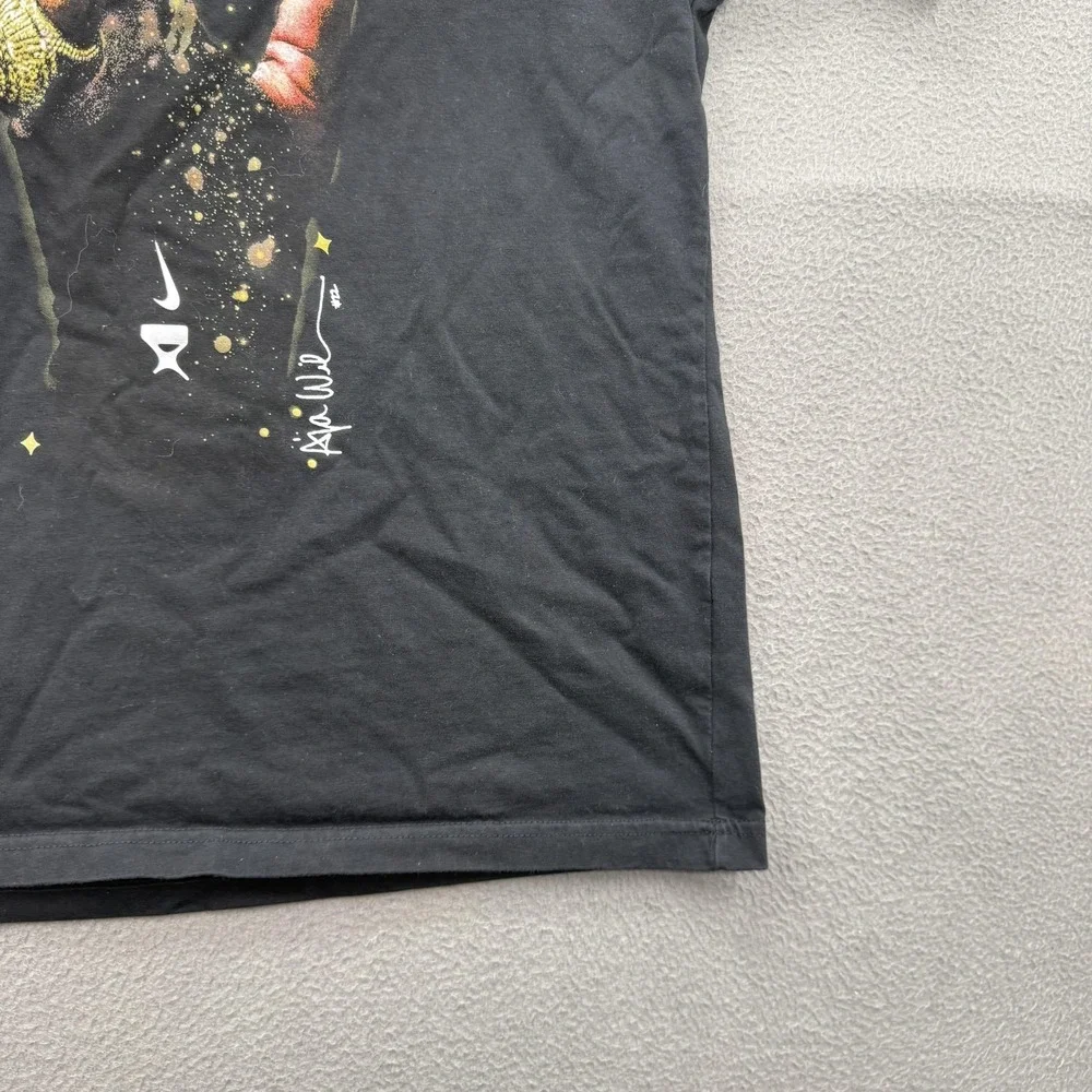 Nike Shirt Mens Small Black Shoe Hand Graphic The Nike Tee Tagless Loose Fit
